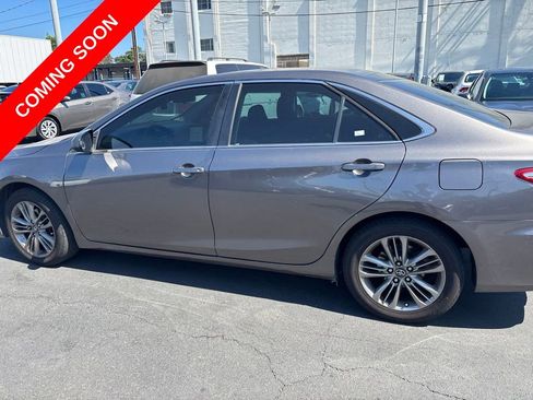 Used 2017 Toyota Camry SE FWD image 7