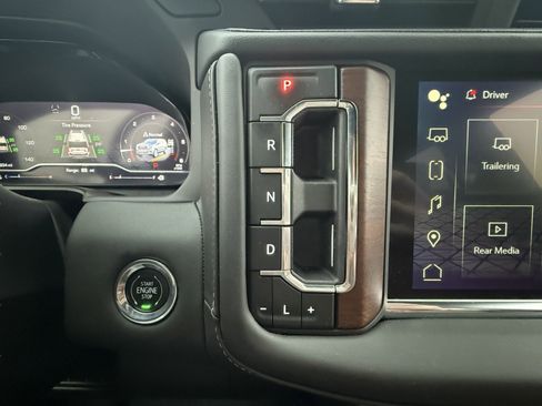 Used 2023 GMC Yukon Denali Ultimate image 23