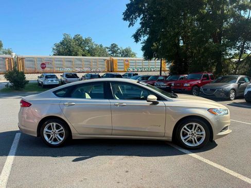 Used 2018 Ford Fusion S FWD image 4