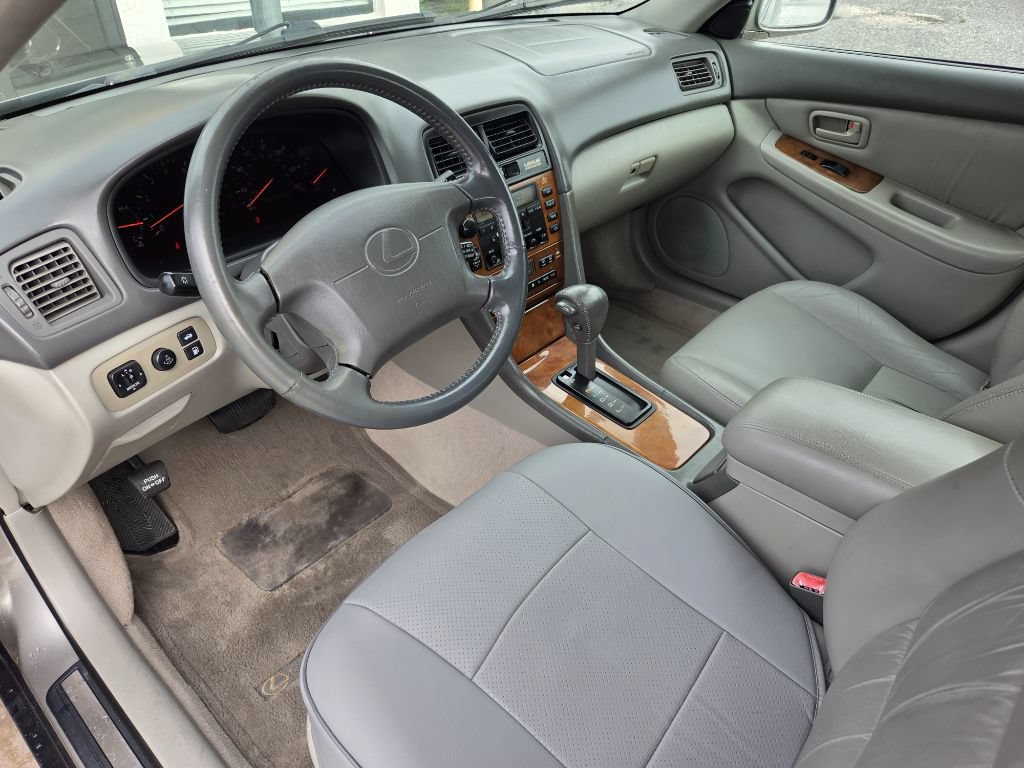 Used 2000 Lexus ES 330 w/ Lexus Value Pkg FWD image 15