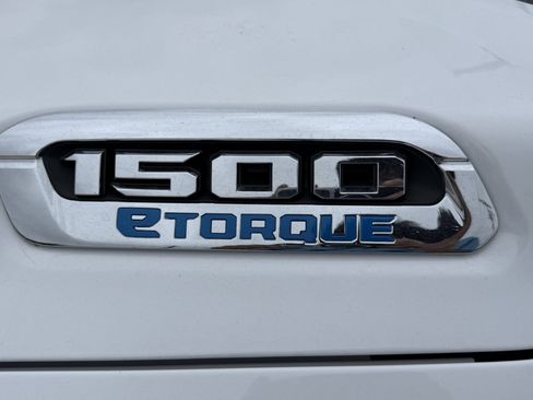 New 2026 RAM 1500 Laramie AWD/4WD image 3