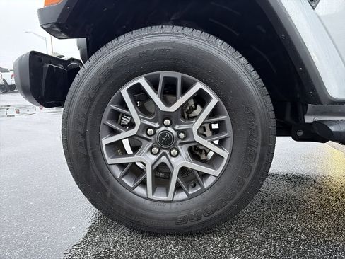 Used 2024 Jeep Wrangler Sahara w/ Technology Group image 12