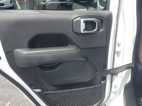 Used 2022 Jeep Gladiator Rubicon w/ LED Lighting Group image 14