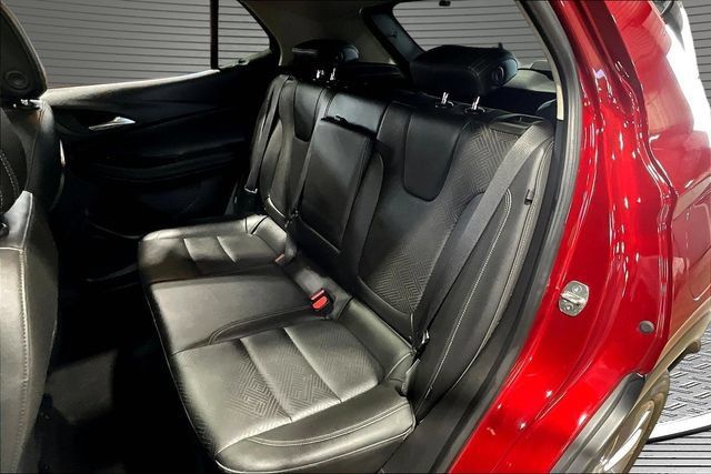 Used 2020 Buick Encore GX Essence w/ Experience Buick Package FWD image 19