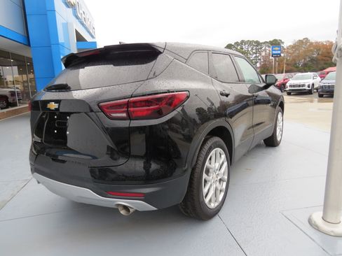 New 2025 Chevrolet Blazer LT image 5