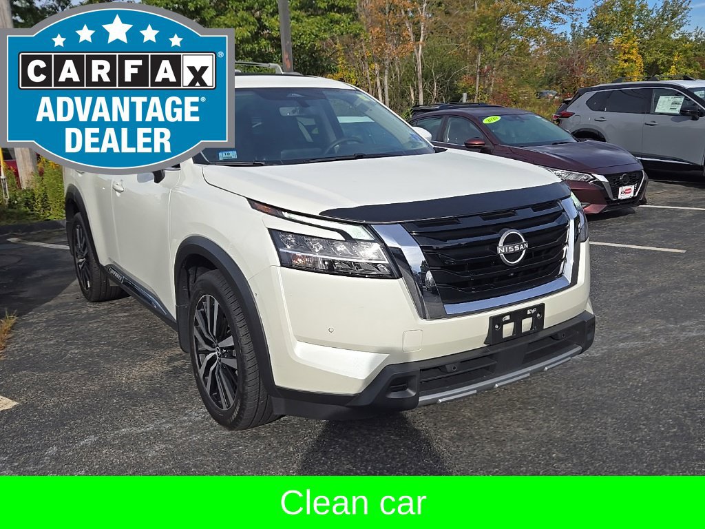 Used 2024 Nissan Pathfinder Platinum AWD/4WD image 2