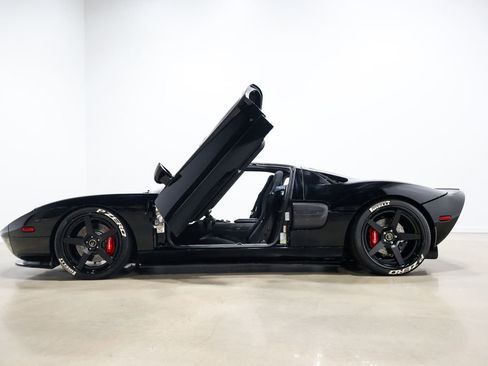 Used 2006 Ford GT RWD image 15