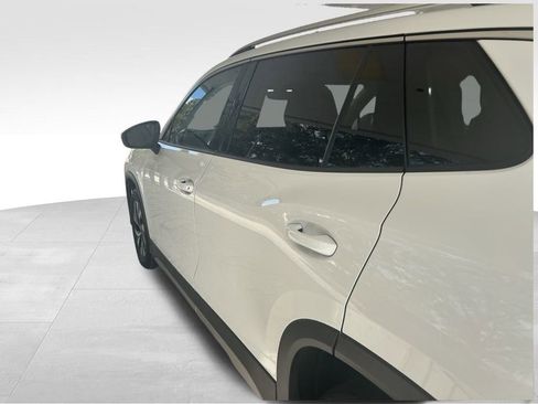 Used 2025 Volkswagen Tiguan S image 29