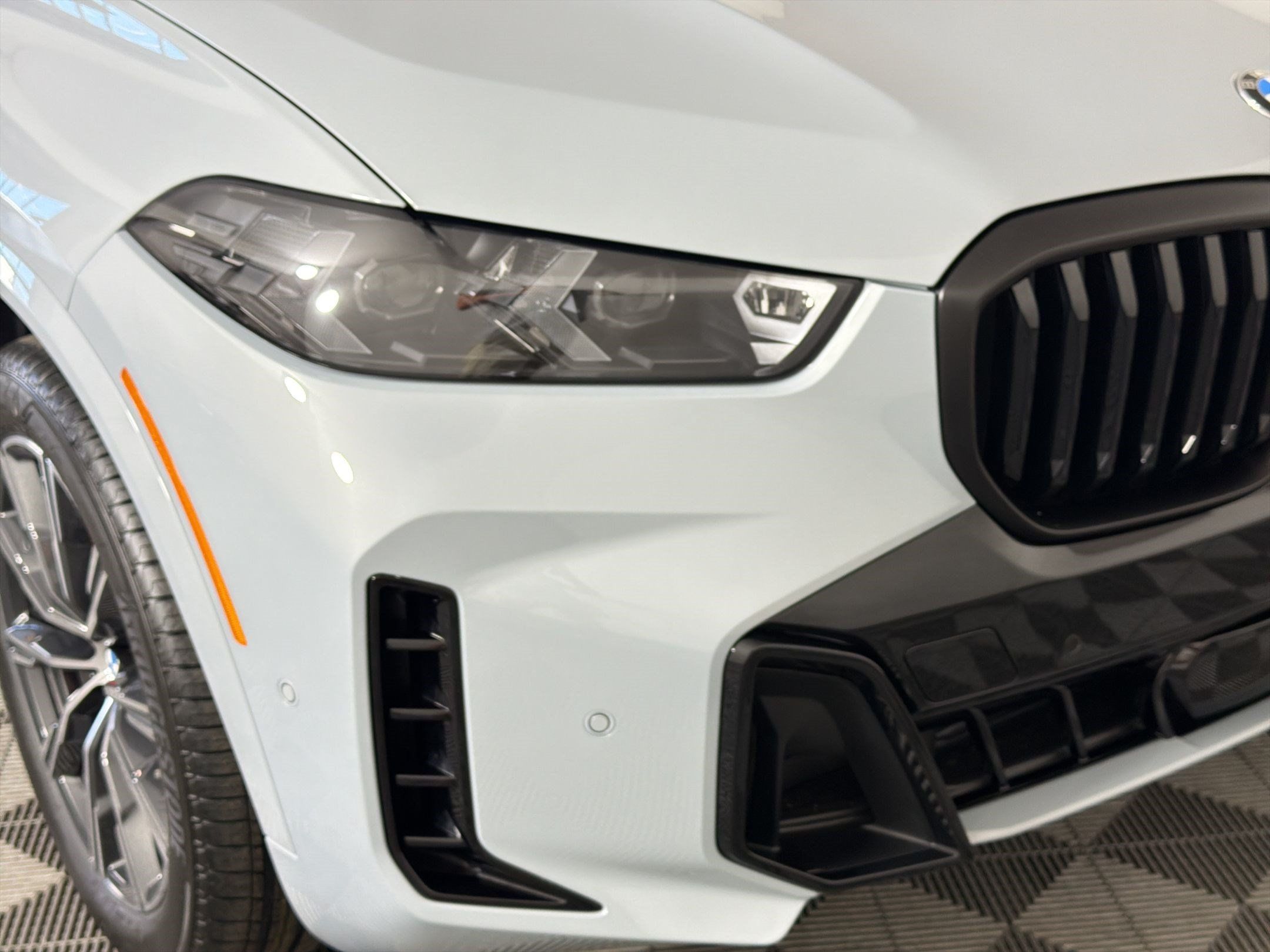 New 2026 BMW X5 xDrive40i w/ M Sport Package AWD/4WD image 11