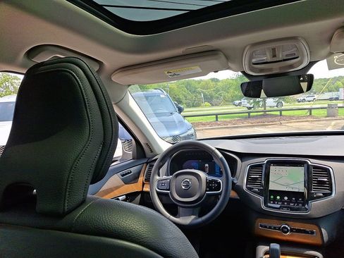 Certified 2023 Volvo XC90 B6 Plus w/ Protection Package Premier AWD/4WD image 15