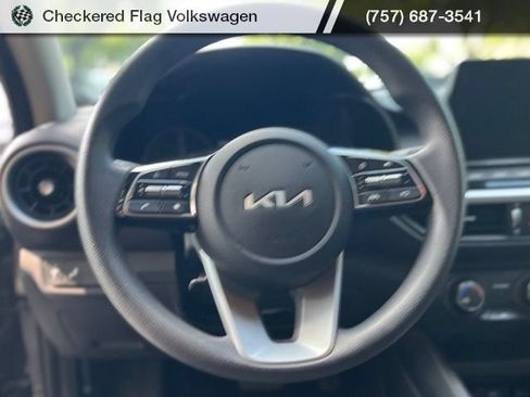 Used 2023 Kia Forte LXS w/ LXS Technology Package FWD image 31