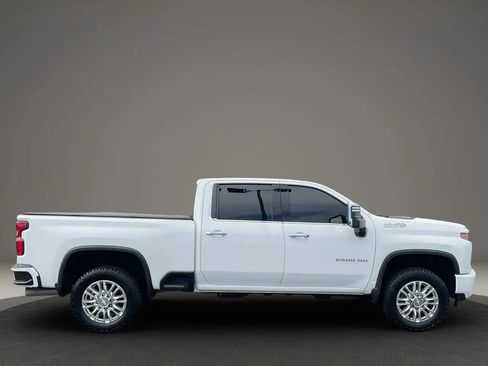 Used 2020 Chevrolet Silverado 2500 High Country w/ Z71 Off-Road Package AWD/4WD image 4