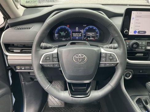 Used 2024 Toyota Grand Highlander Platinum image 18