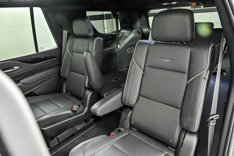Used 2021 Cadillac Escalade Sport w/ Driver Assist Tech Package AWD/4WD image 18