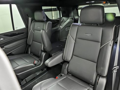 Used 2021 Cadillac Escalade Sport w/ Driver Assist Tech Package AWD/4WD image 18