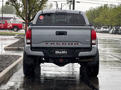 Used 2019 Toyota Tacoma TRD Off-Road AWD/4WD image 5