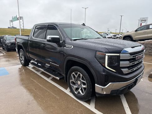 Used 2022 GMC Sierra 1500 SLE AWD/4WD image 3
