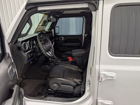 Used 2023 Jeep Wrangler Unlimited Sahara w/ Cold Weather Group image 12