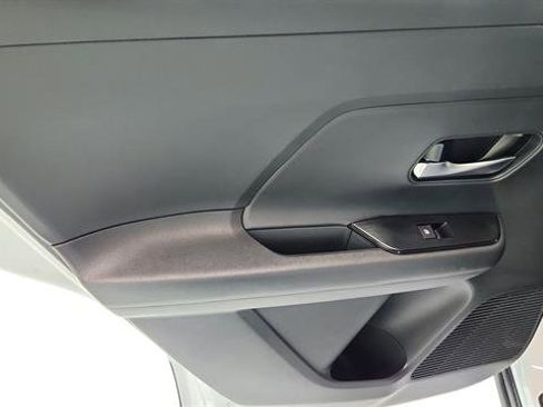 Certified 2025 Nissan Kicks SV w/ Illumination Package image 28
