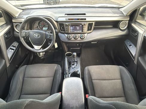 Used 2014 Toyota RAV4 LE image 19