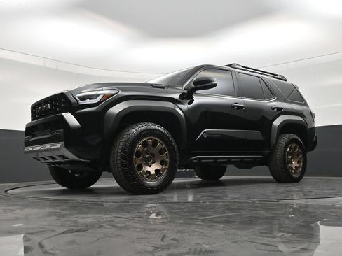 Used 2025 Toyota 4Runner Trailhunter AWD/4WD image 19