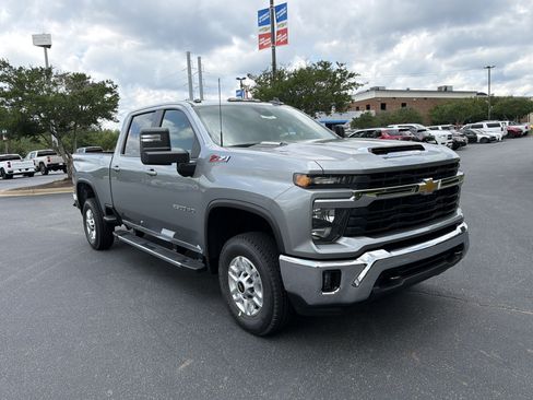 New 2026 Chevrolet Silverado 2500 LT AWD/4WD image 3