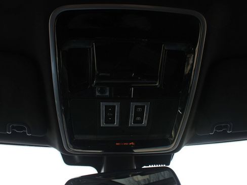 Used 2015 Land Rover Range Rover HSE image 23