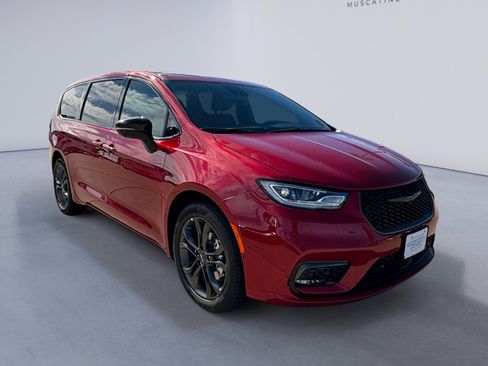 New 2026 Chrysler Pacifica Select image 7