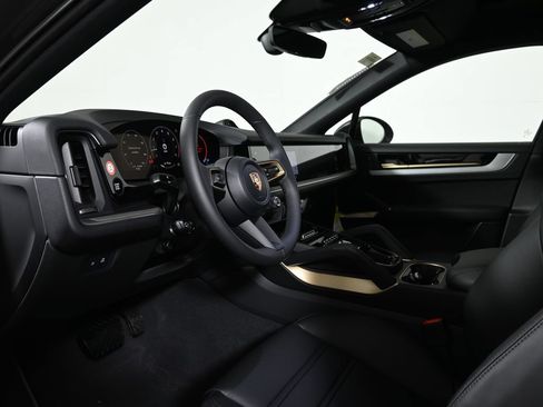 Used 2026 Porsche Cayenne Coupe AWD/4WD image 4