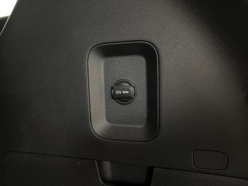 Used 2023 Kia Carnival LX image 33