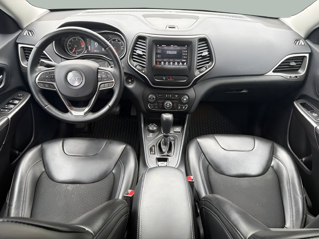 Used 2019 Jeep Cherokee Latitude Plus w/ Comfort/Convenience Group AWD/4WD image 14