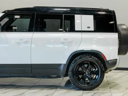 Used 2021 Land Rover Defender 110 SE AWD/4WD image 19