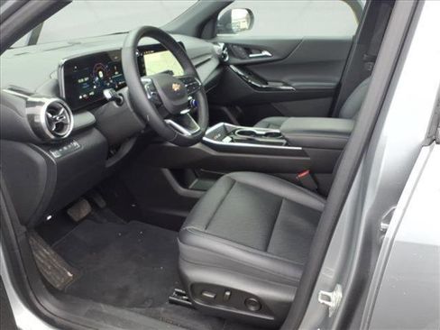 Certified 2025 Chevrolet Equinox LT w/ Convenience Package II image 32