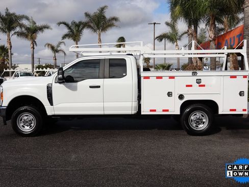 Used 2023 Ford F250 XL w/ Snow Plow/Camper Package image 5