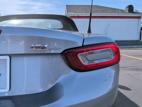 Used 2017 FIAT 124 Spider Classica image 29