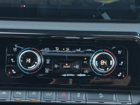 Used 2023 GMC Sierra 1500 AT4 w/ AT4 Premium Package image 4