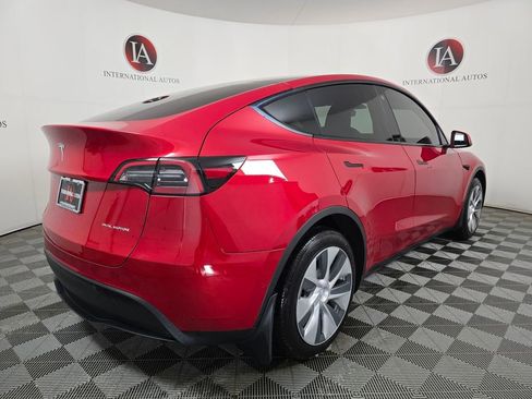 Used 2022 Tesla Model Y Long Range image 4
