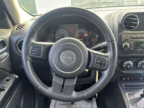 Used 2015 Jeep Patriot High Altitude FWD image 18