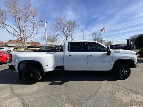 Used 2021 Chevrolet Silverado 3500 High Country image 2