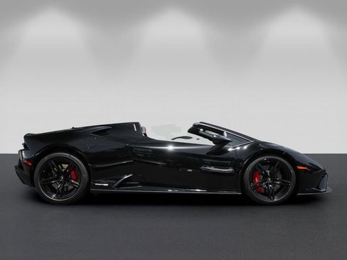 Used 2020 Lamborghini Huracan EVO RWD image 2