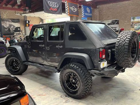 Used 2017 Jeep Wrangler Unlimited Sport w/ Quick Order Package 24S AWD/4WD image 5