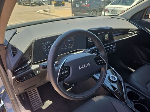 Used 2025 Kia Niro Wave FWD image 10