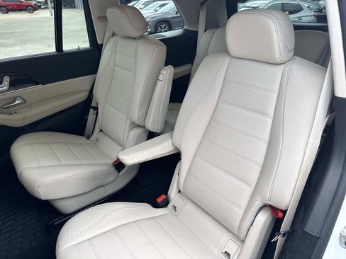 Used 2022 Mercedes-Benz GLS 580 4MATIC image 15