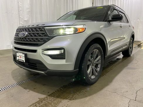 Used 2022 Ford Explorer XLT w/ Equipment Group 202A image 26