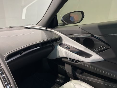 Used 2024 Chevrolet Corvette Stingray Preferred Cpe w/ Z51 Performance Package image 24