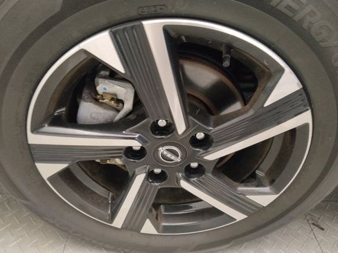 Used 2025 Nissan Sentra SV image 31