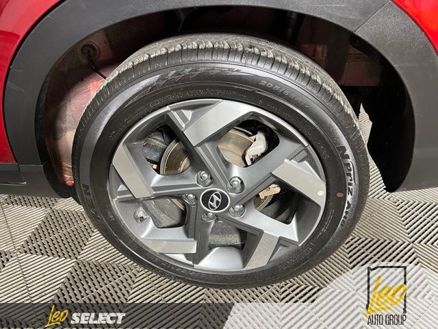 Used 2025 Hyundai Venue SEL FWD image 20