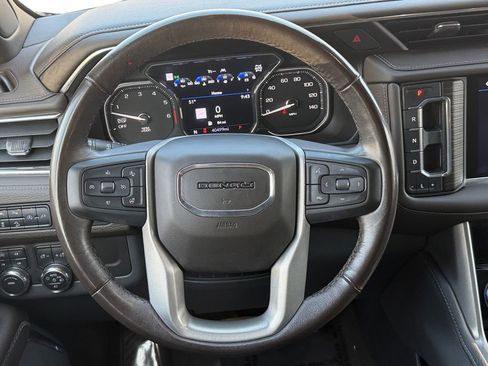 Used 2021 GMC Yukon Denali w/ Denali Premium Package image 12