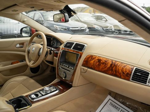 Used 2010 Jaguar XK Coupe RWD image 11
