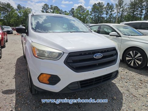Used 2017 Ford Escape S image 4